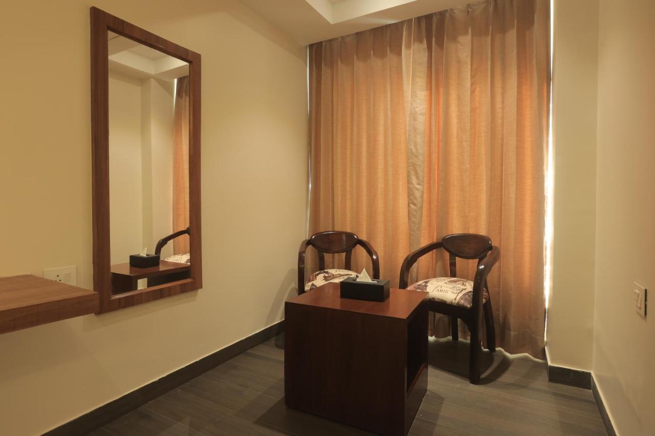 Hotel Holy Vivasa リシケーシュ エクステリア 写真